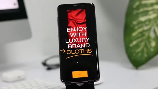 a cell phone that is sitting on a stand