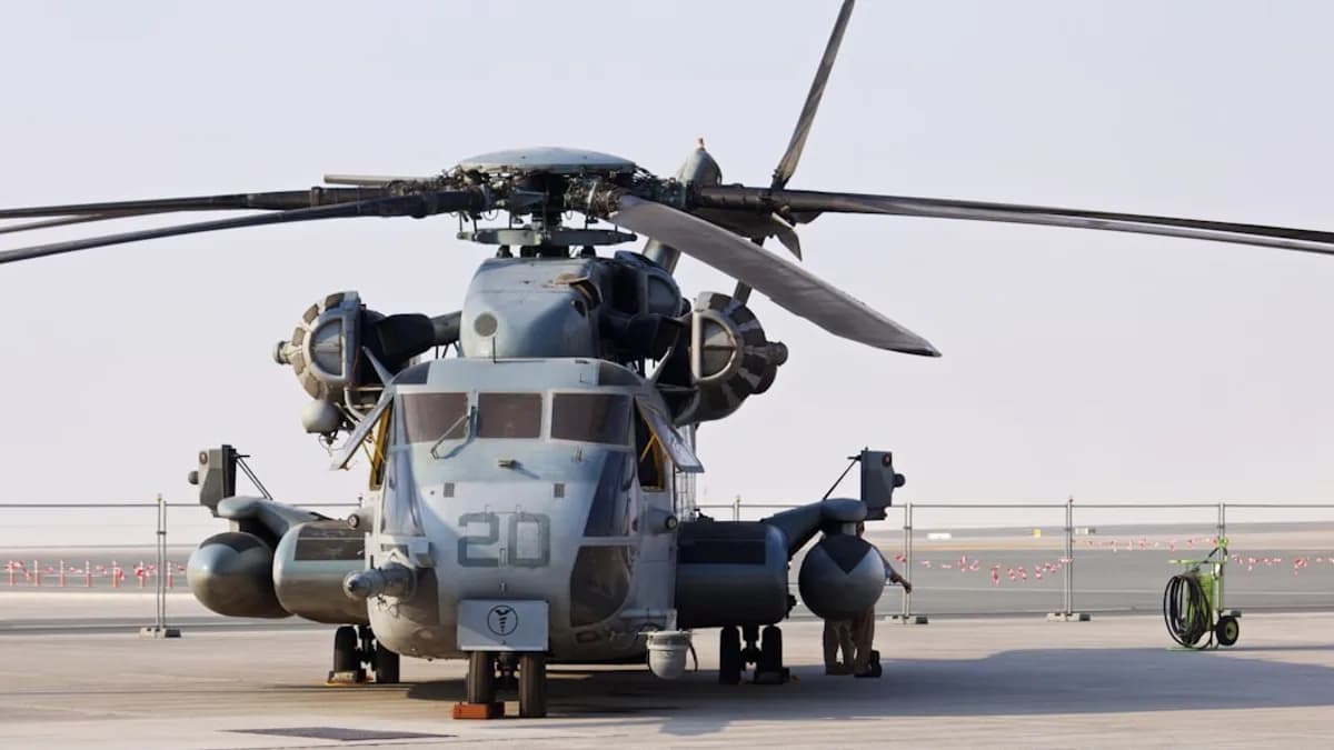 gray and black helicopter