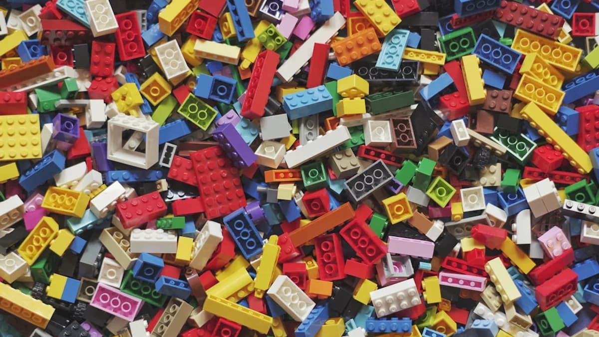 yellow red blue and green lego blocks