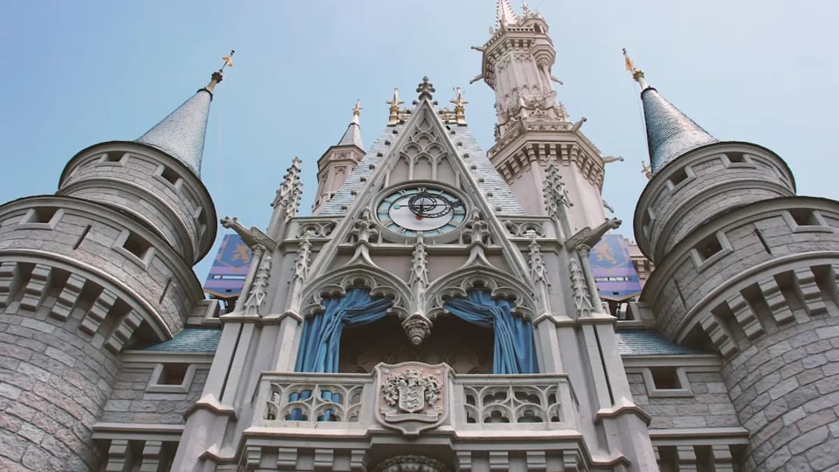 close-up photography of castle during daytime