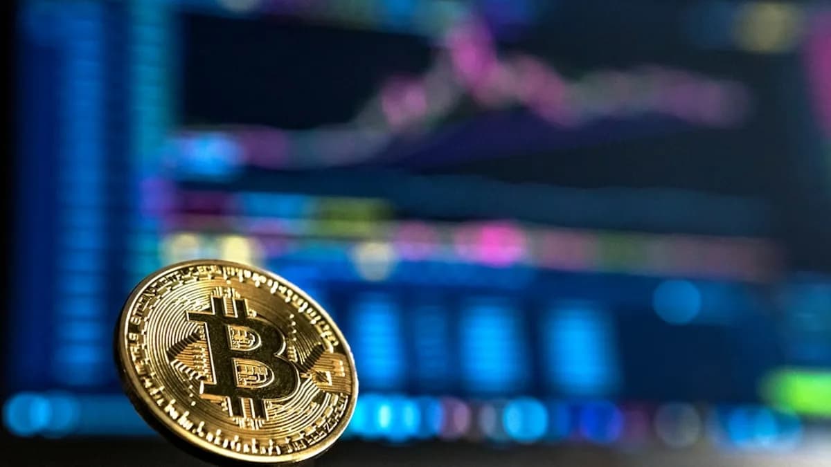 gold-colored Bitcoin