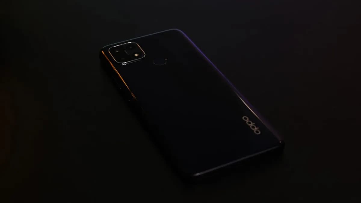 black samsung android smartphone on black surface