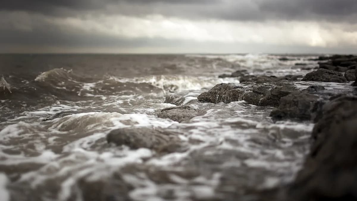 waves crashing against rocks