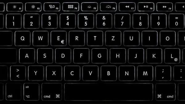 black computer keyboard