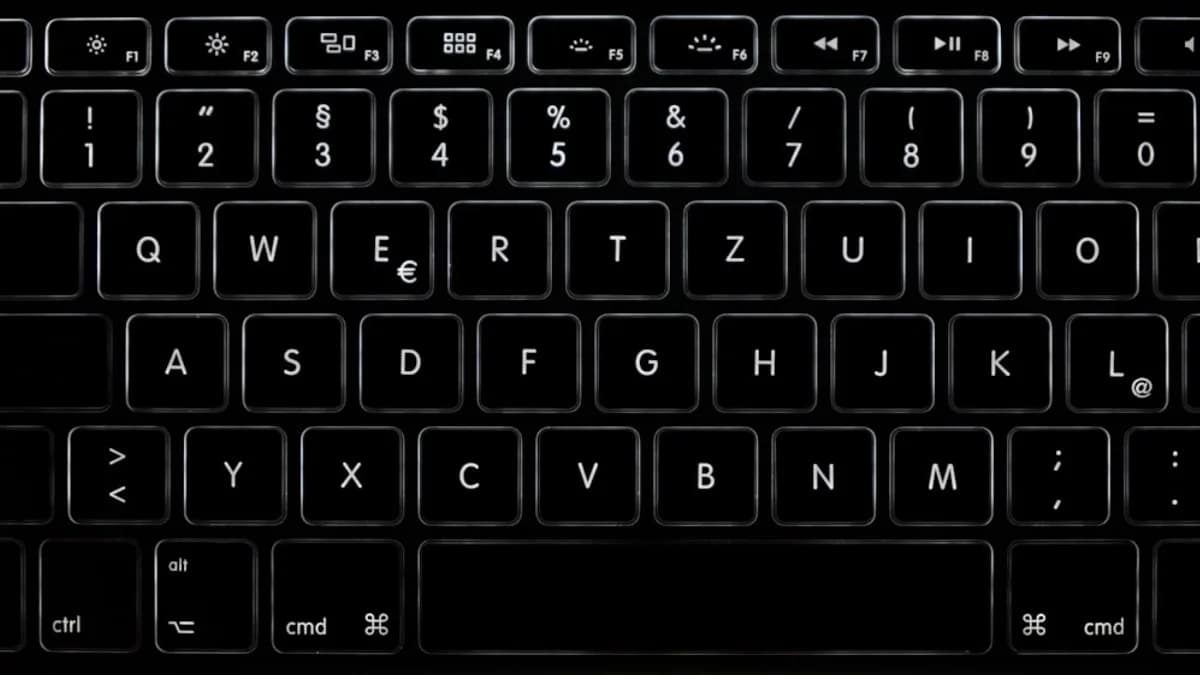 black computer keyboard