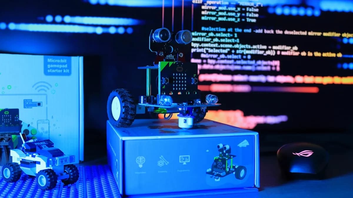 a robot that is sitting on top of a box