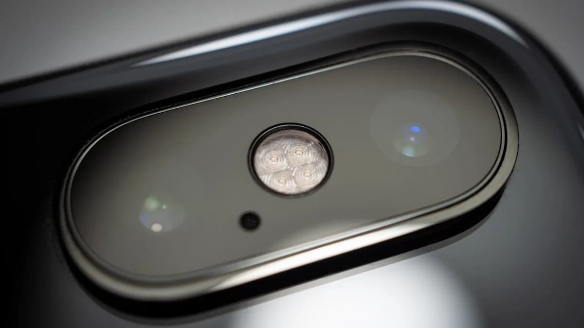 black smartphone camer