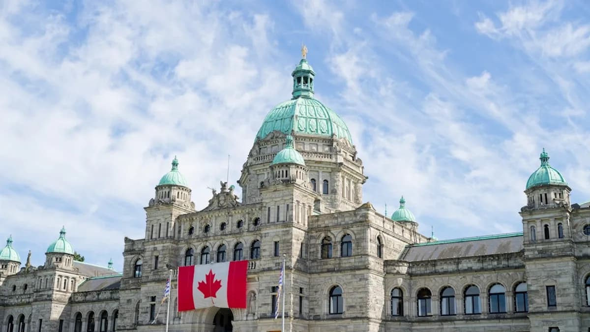 red white and blue flag under blue sky during daytime