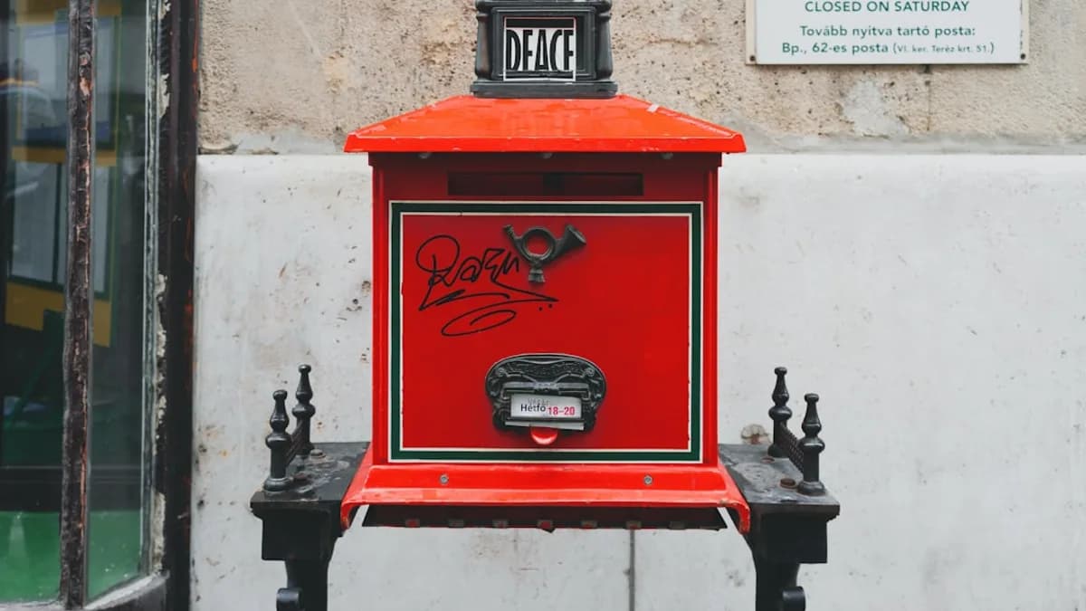 red mail box