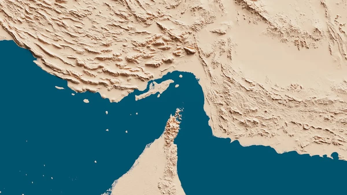 Strait of hormuz between iran and oman