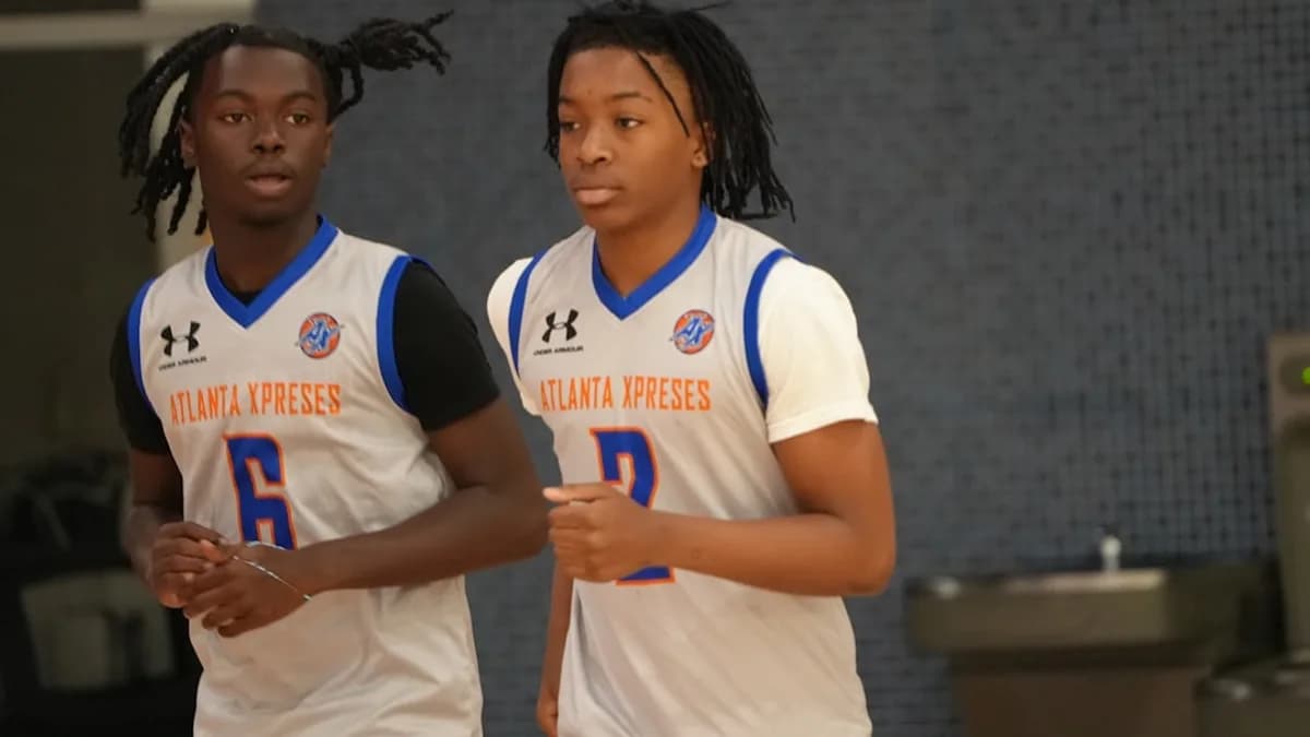 a couple of women standing next to each other