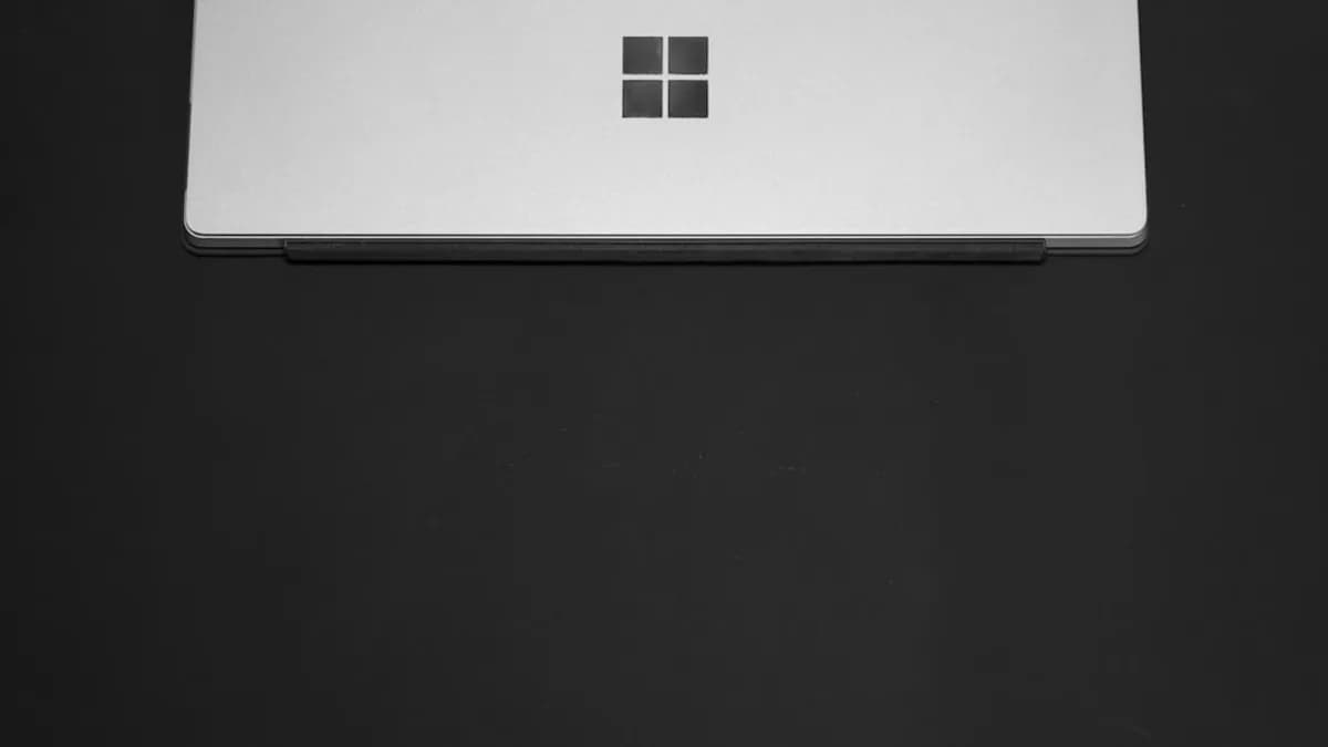 white Arcelik split type air conditioner