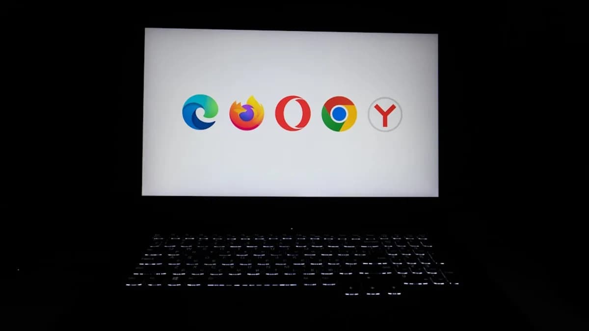 Browser logos displayed on a laptop screen.