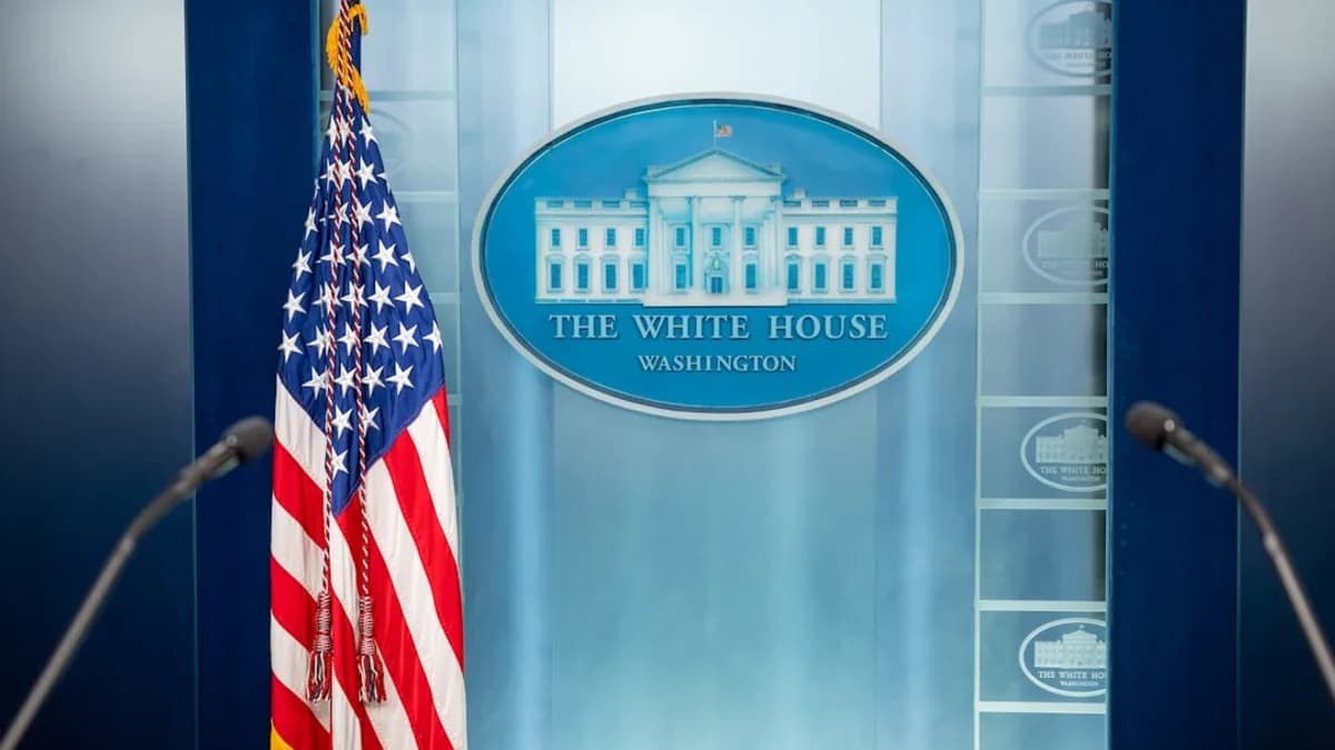 The white house press briefing room is empty.