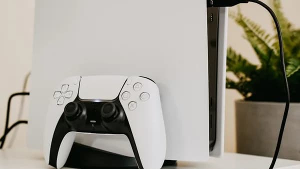 white and black xbox one game controller