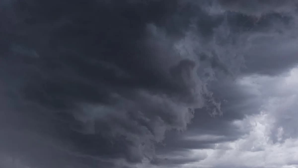 gray cloud formation
