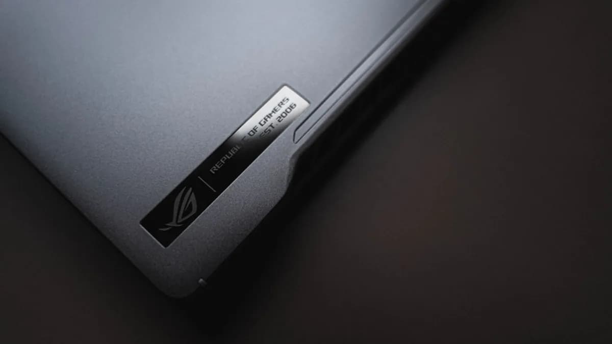 a black and silver computer mouse