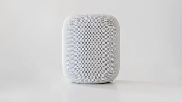 white and black round speaker